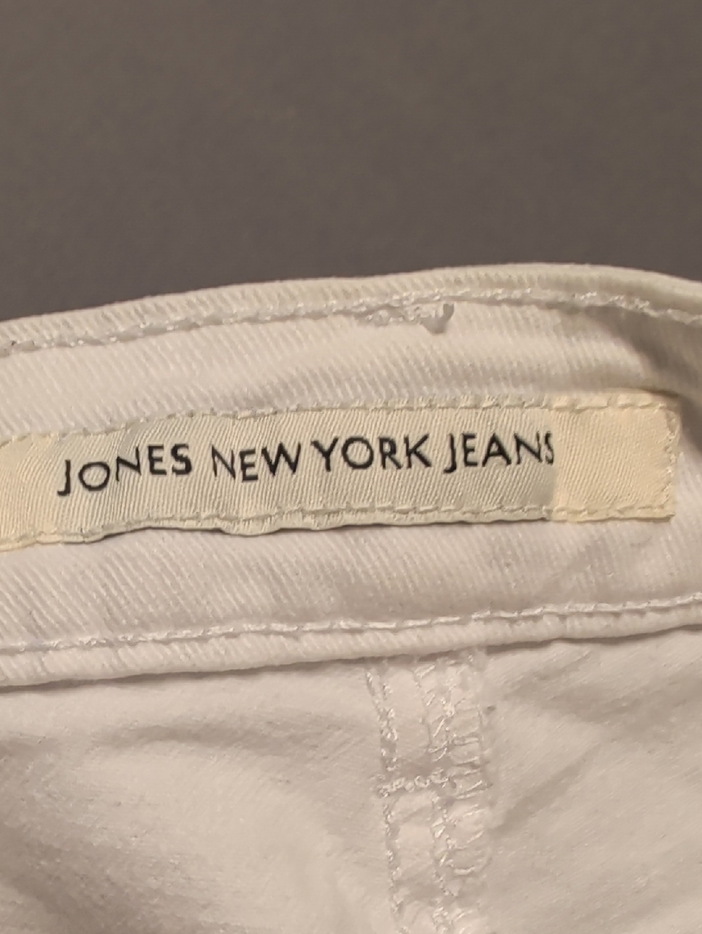 NWOT Jones New York Lexington  White Denim Jeans - Picture 2 of 12